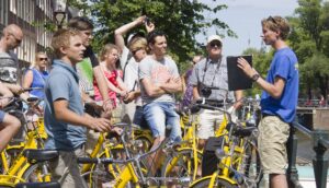 Guide touristique à vélo