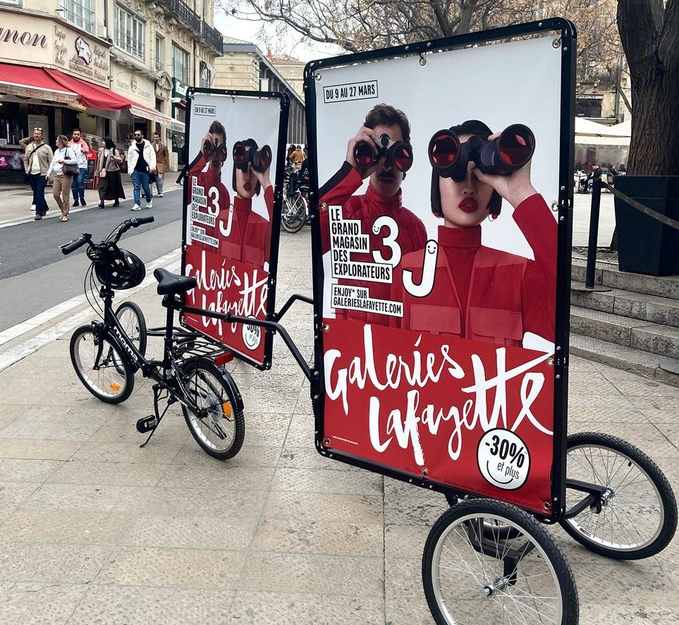 cycliste publicitaire emploi job ©NOVAPY