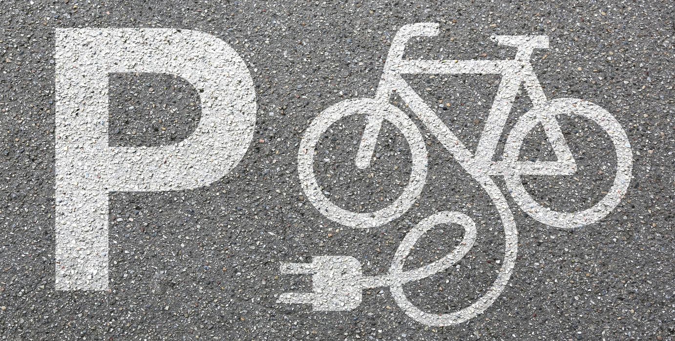 parking velo electrique borne recharge