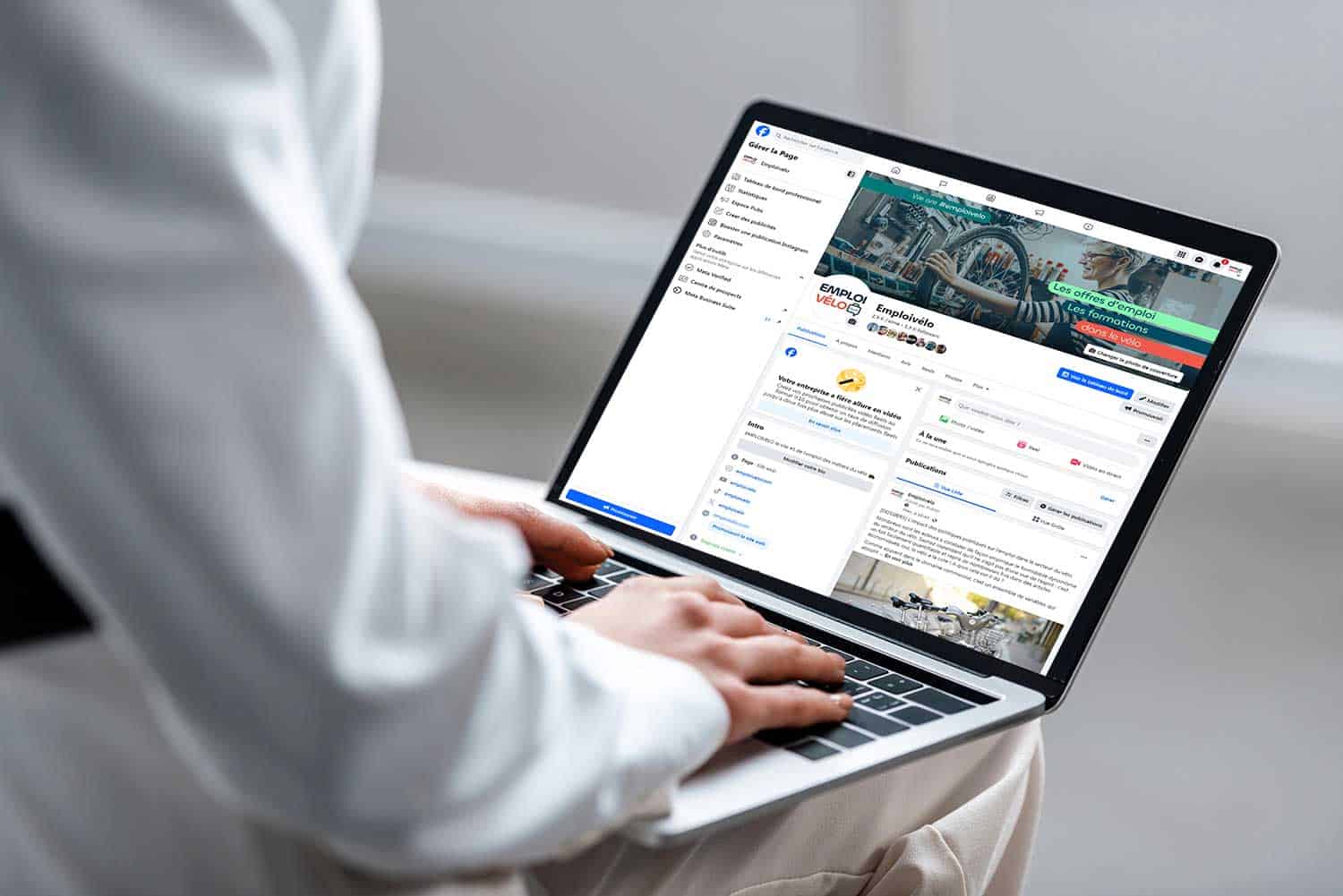 community manager emploivelo metier recrutement