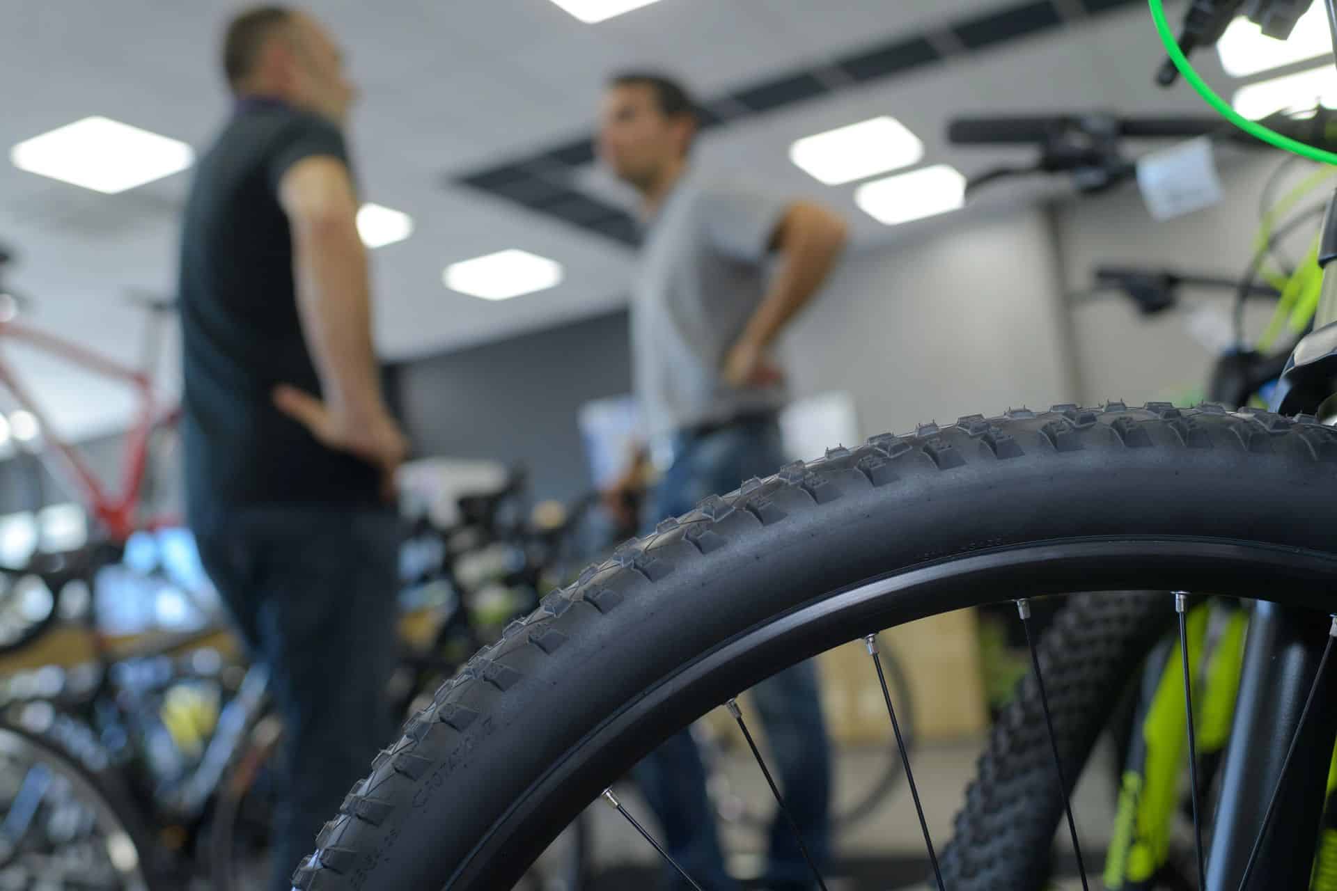 contraintes d'un vendeur de vélo acheter velo magasin cycle
