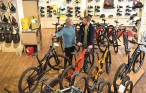 Les différents métiers dans un magasin de vélos